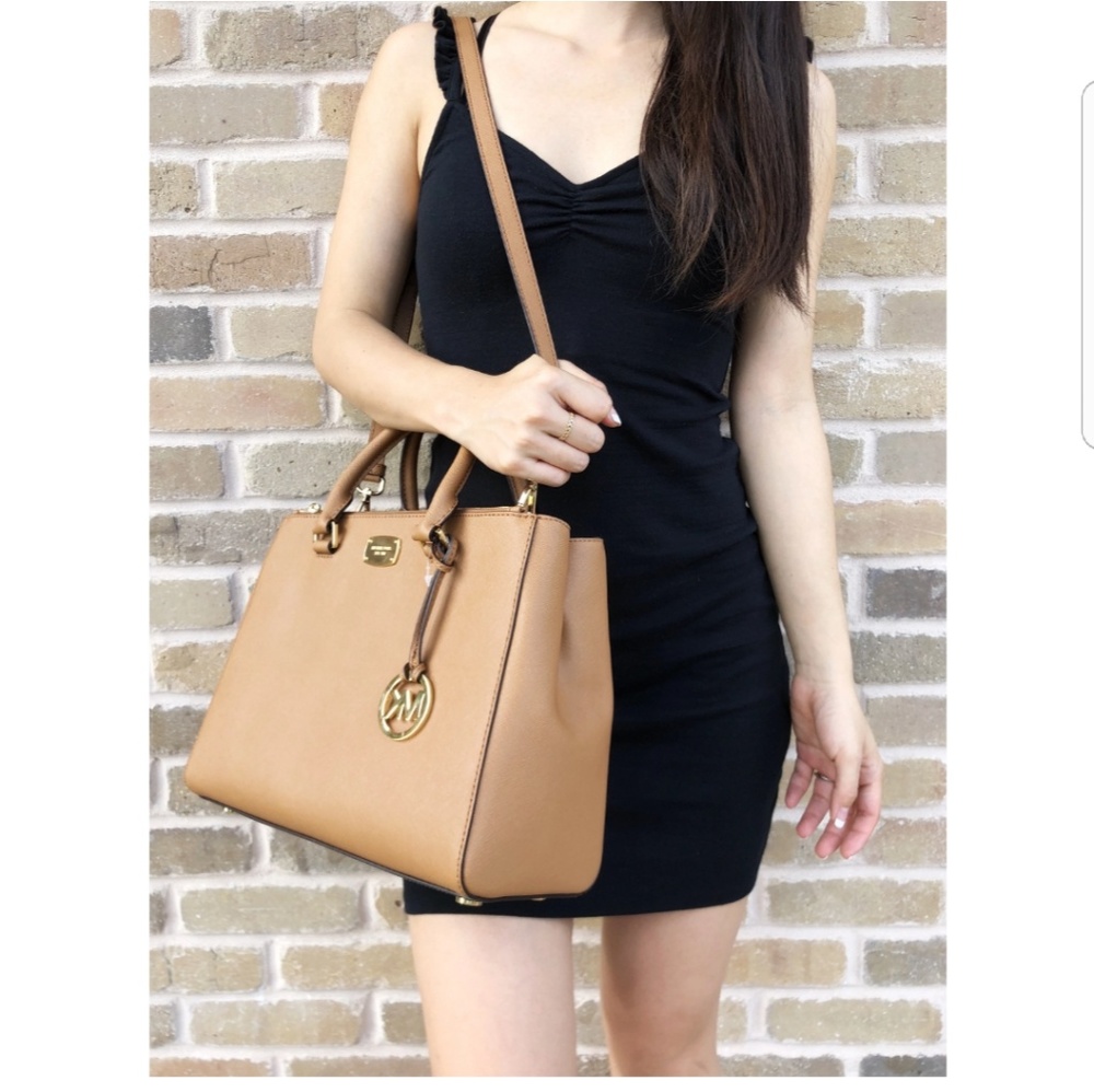 Sold! Nwt Michael kors bag | MD satchel